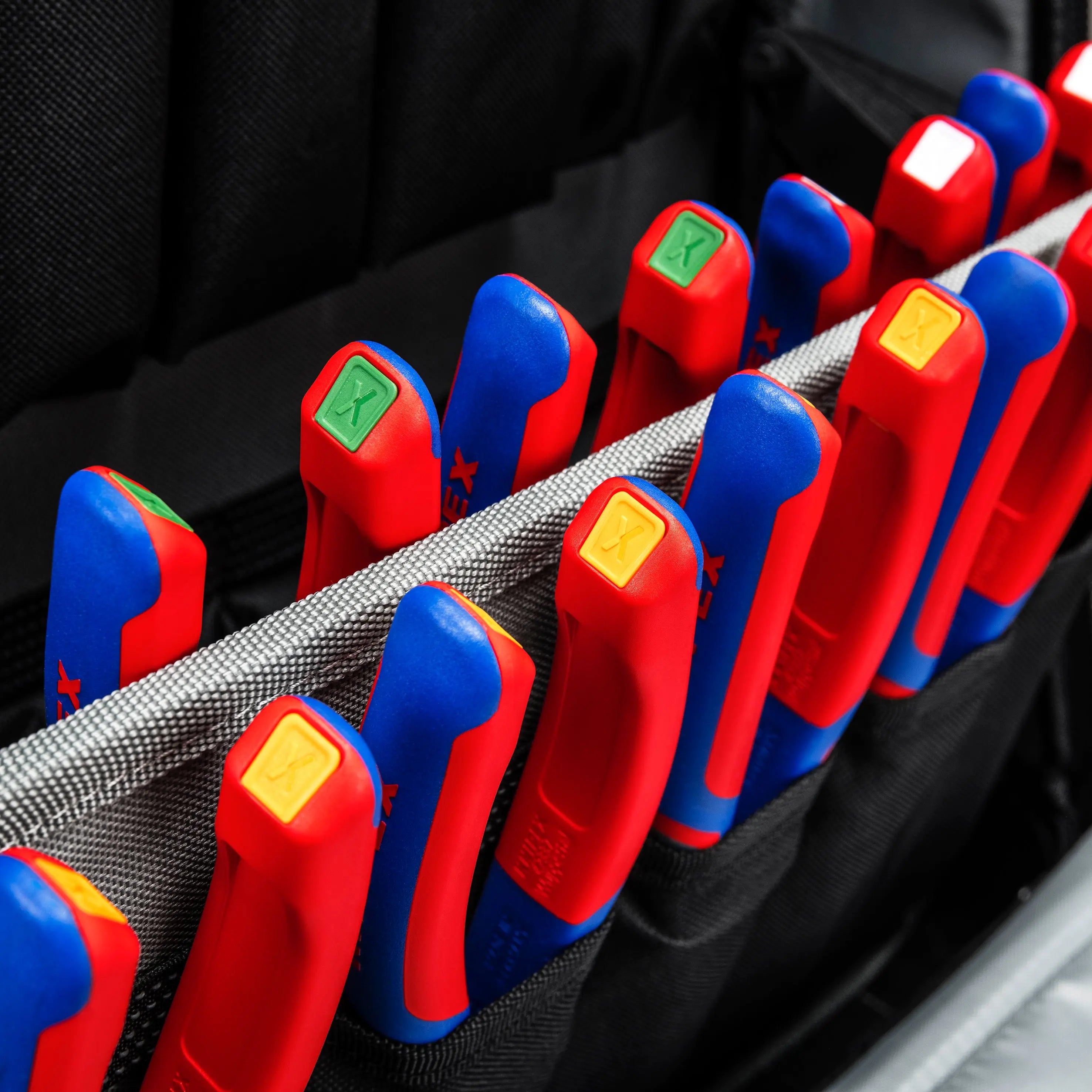 KNIPEX 00 61 10 01 SBA | 10 Pc KNIPEXTEND ColorCode Clips (Red, Blue, Yellow, Light Gray, Magenta) Knipex