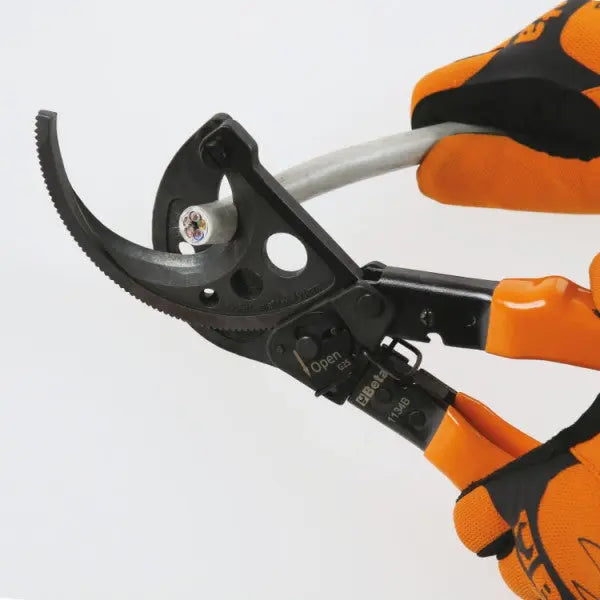 Beta Tools (Article# 1134B 50) Ratcheting Cable Cutter for Multiplying Applied Force and Reducing Effort - BT 011340050 