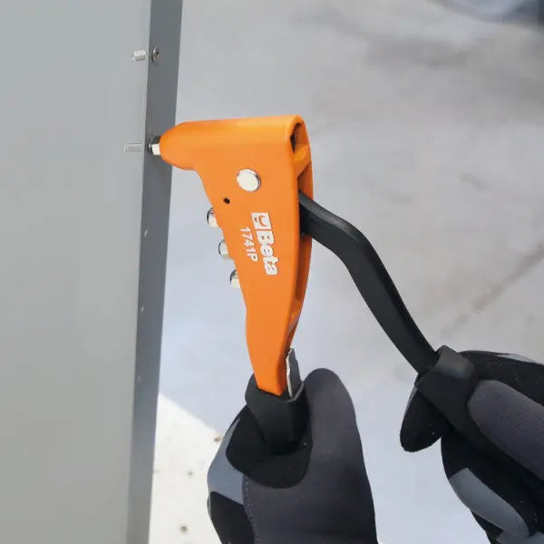 Beta Tools (Article# 1741P) Heavy-Duty Riveting Plier with 4 Interchangeable Nozzles - BT 017410303 