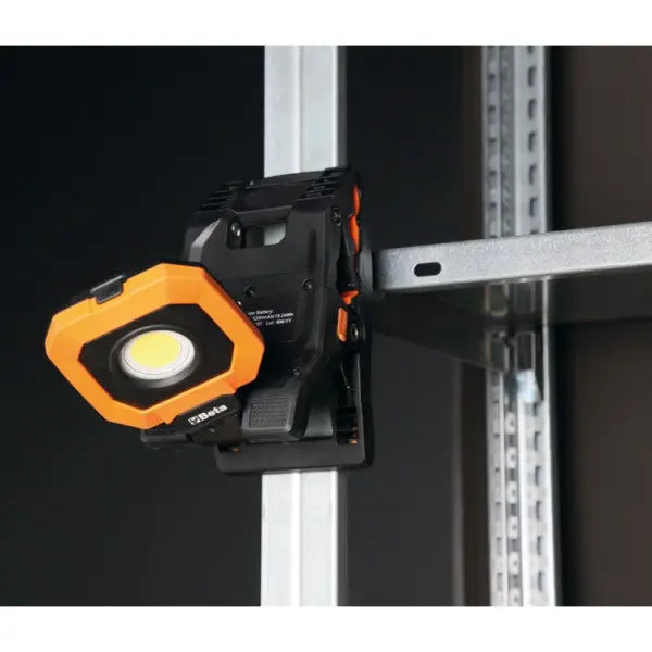 Beta Tools (Article# 1838CLAMP) 4 Light Intensities Adjustable Rechargeable Clamp Spotlight with USB Charge - BT 018380310 