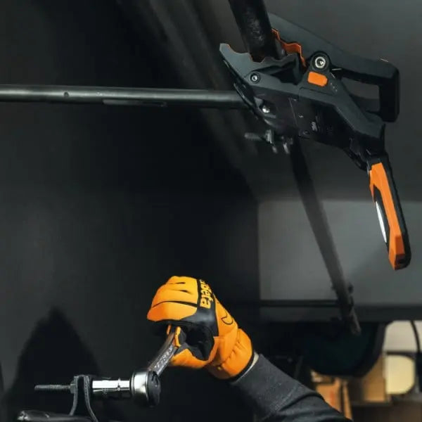 Beta Tools (Article# 1838CLAMP) 4 Light Intensities Adjustable Rechargeable Clamp Spotlight with USB Charge - BT 018380310 