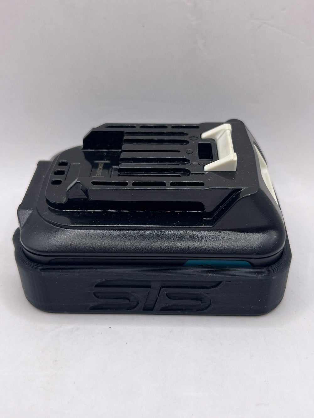 STS Auto Design Makita 12V 2.0Ah Magnetic Battery Cover - MK1220
