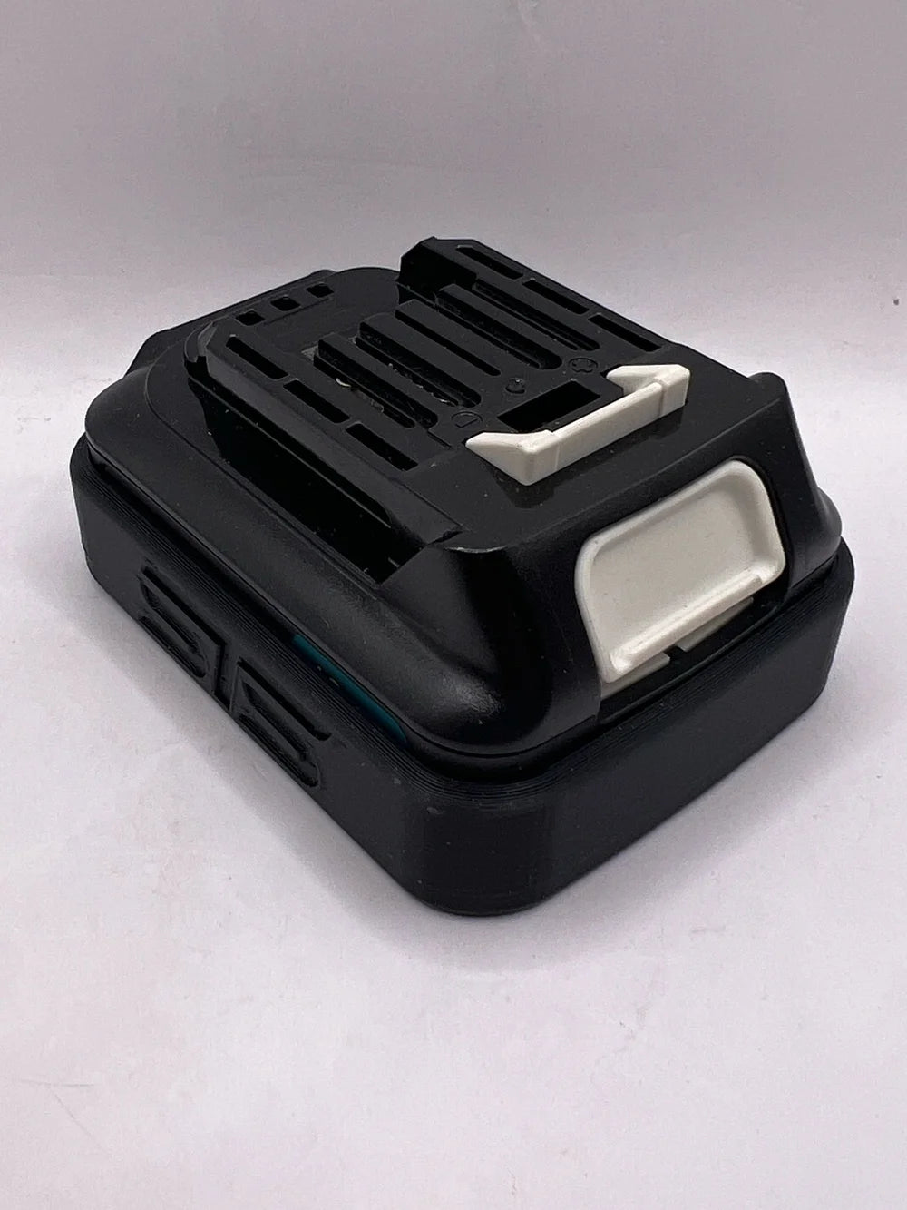 STS Auto Design Makita 12V 2.0Ah Magnetic Battery Cover - MK1220