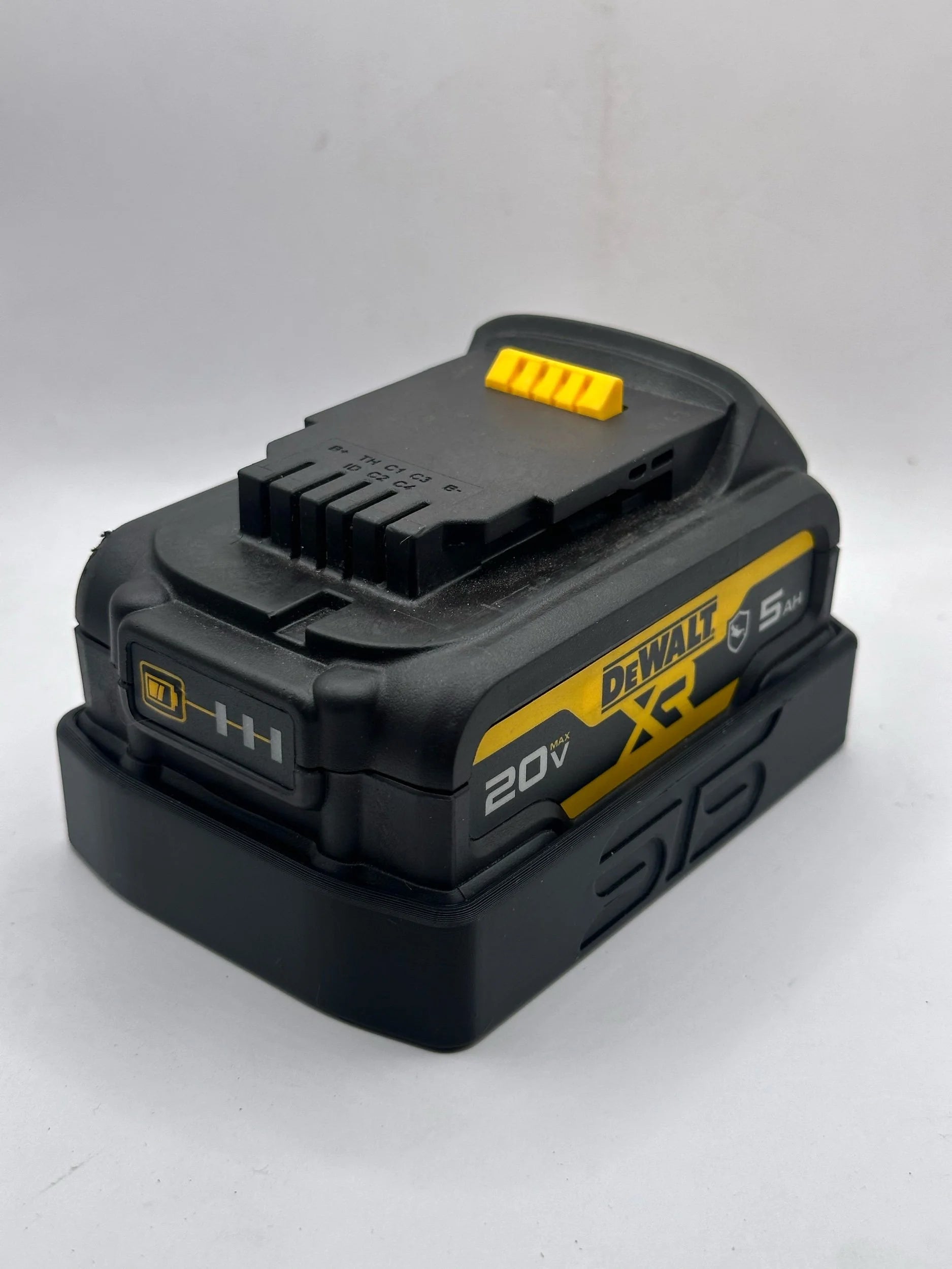 STS Auto Design Dewalt Magnetic Battery Cover - DWDCB205G