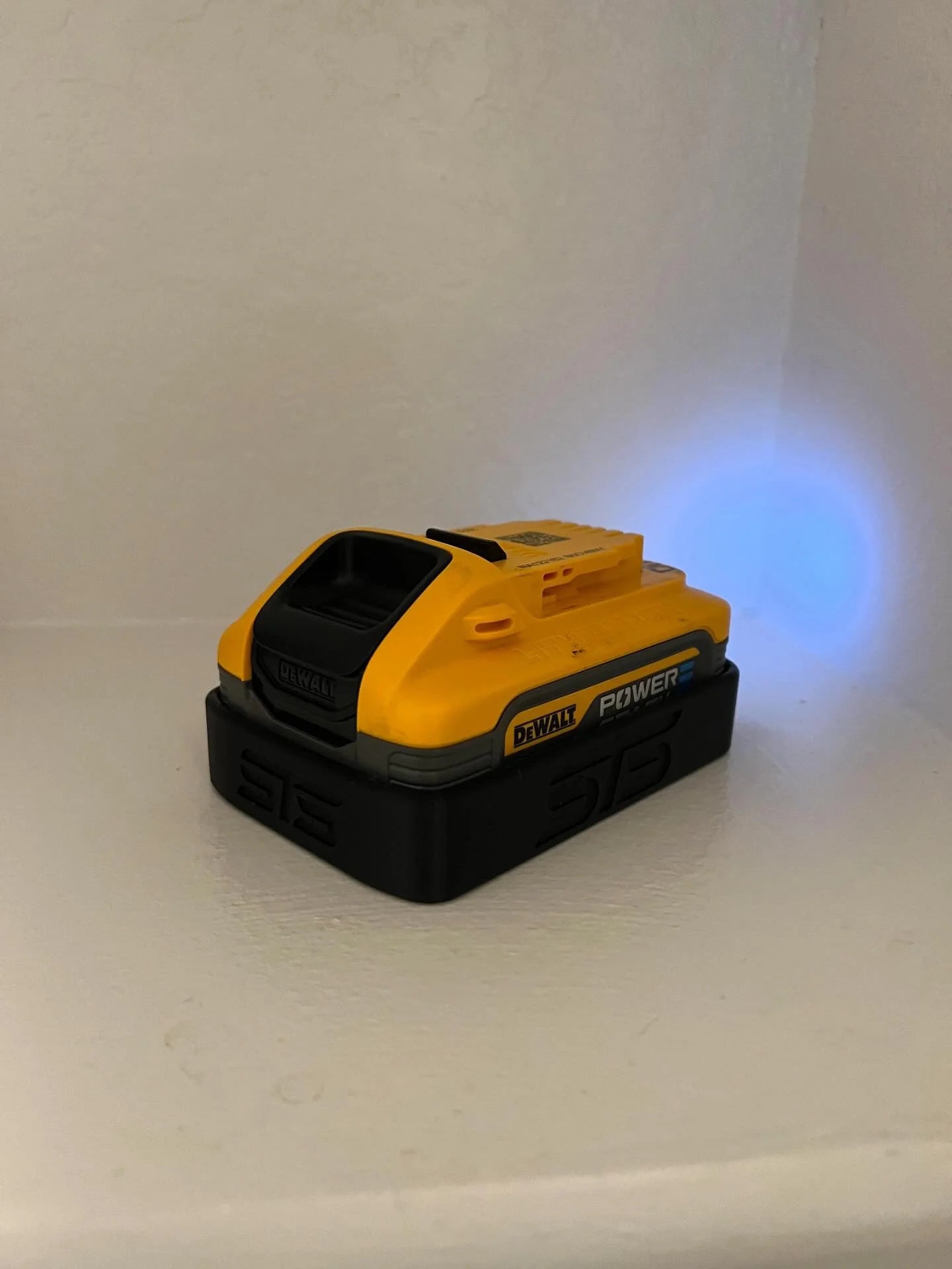 STS Auto Design Dewalt 20V 5.0Ah Powerstack Magnetic Battery Cover - DWDCBP520BK