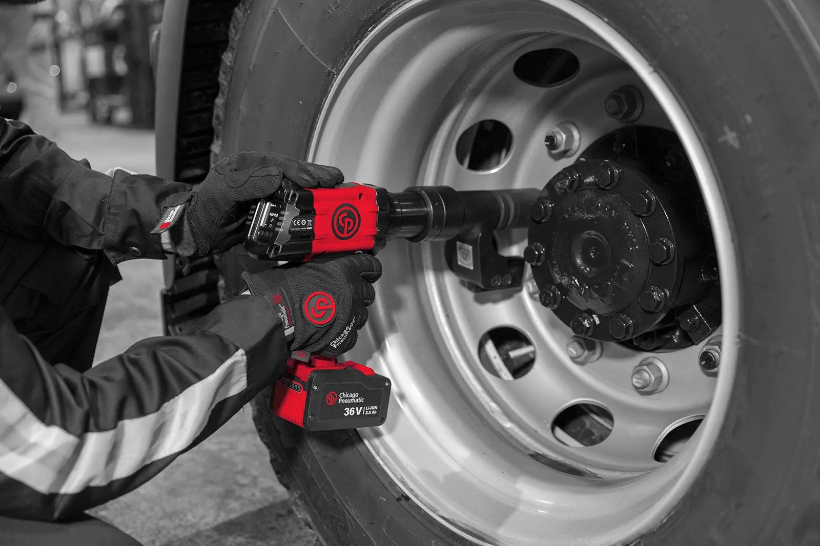 Chicago Pneumatic 1 in Battery Torque Wrench with Blade - CP 6151570500 Chicago Pneumatic