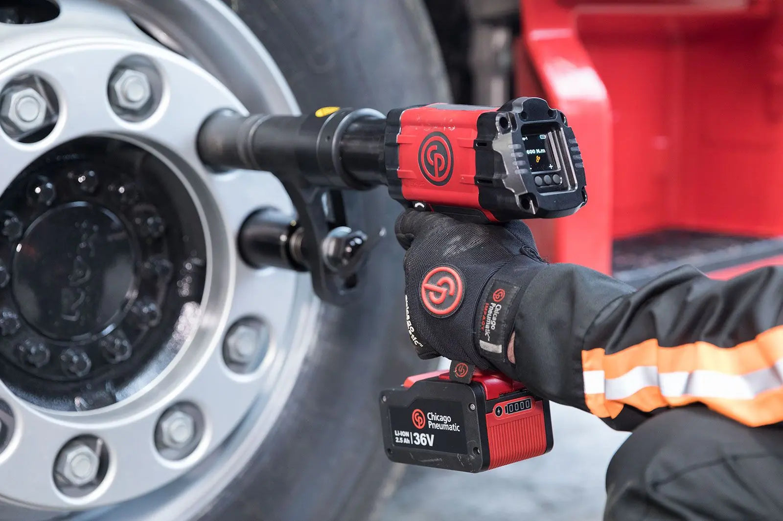 Chicago Pneumatic 1 in Battery Torque Wrench with Cup and 1 Trigger - CP 6151570560 Chicago Pneumatic