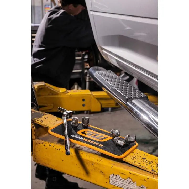 GEARWRENCH  12" X 6" High Strength Magnetic Tool Mat