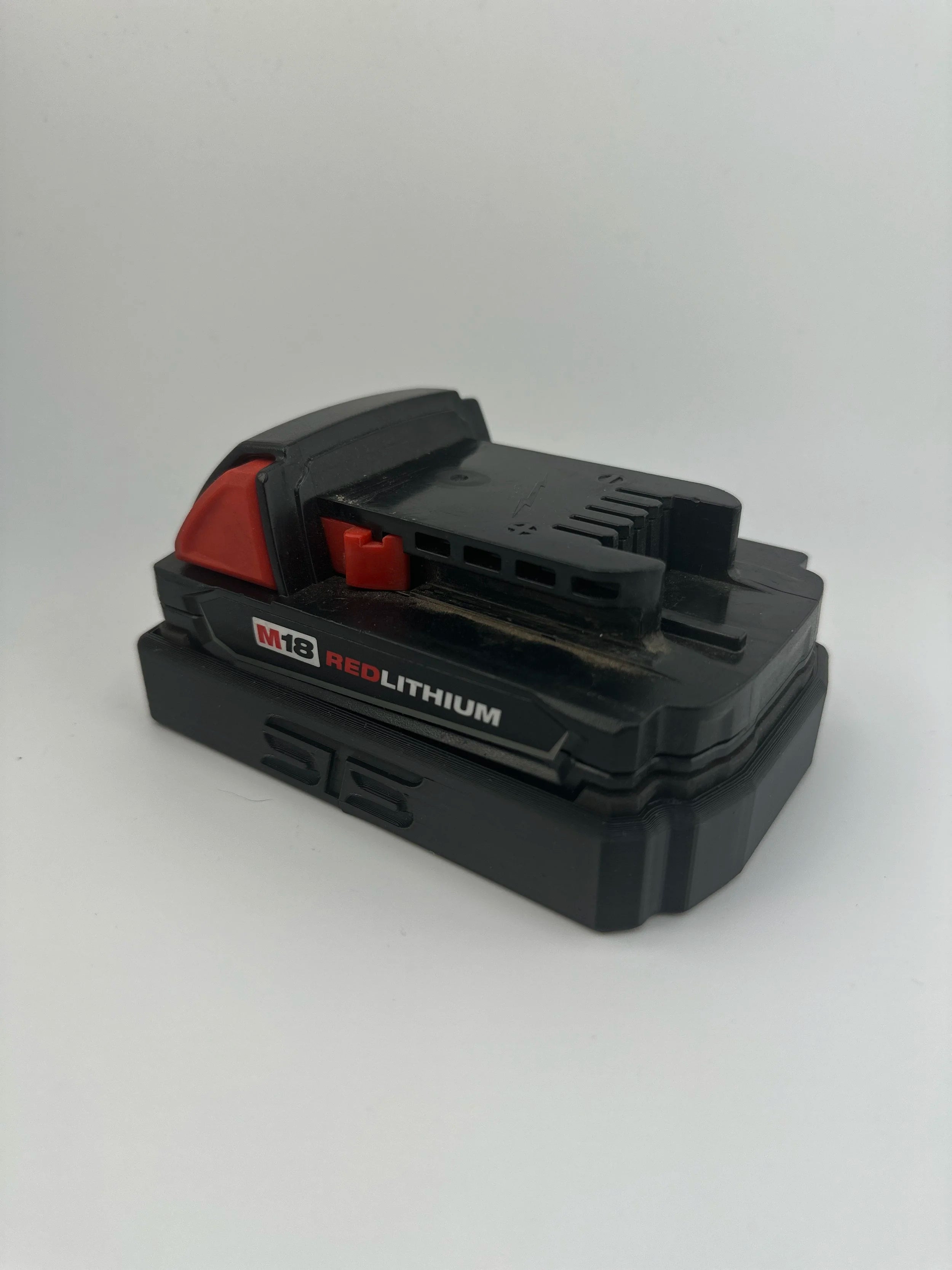 STS Auto Design Milwaukee M18 1.5/2.0Ah Magnetic Battery Cover - MW1820BK