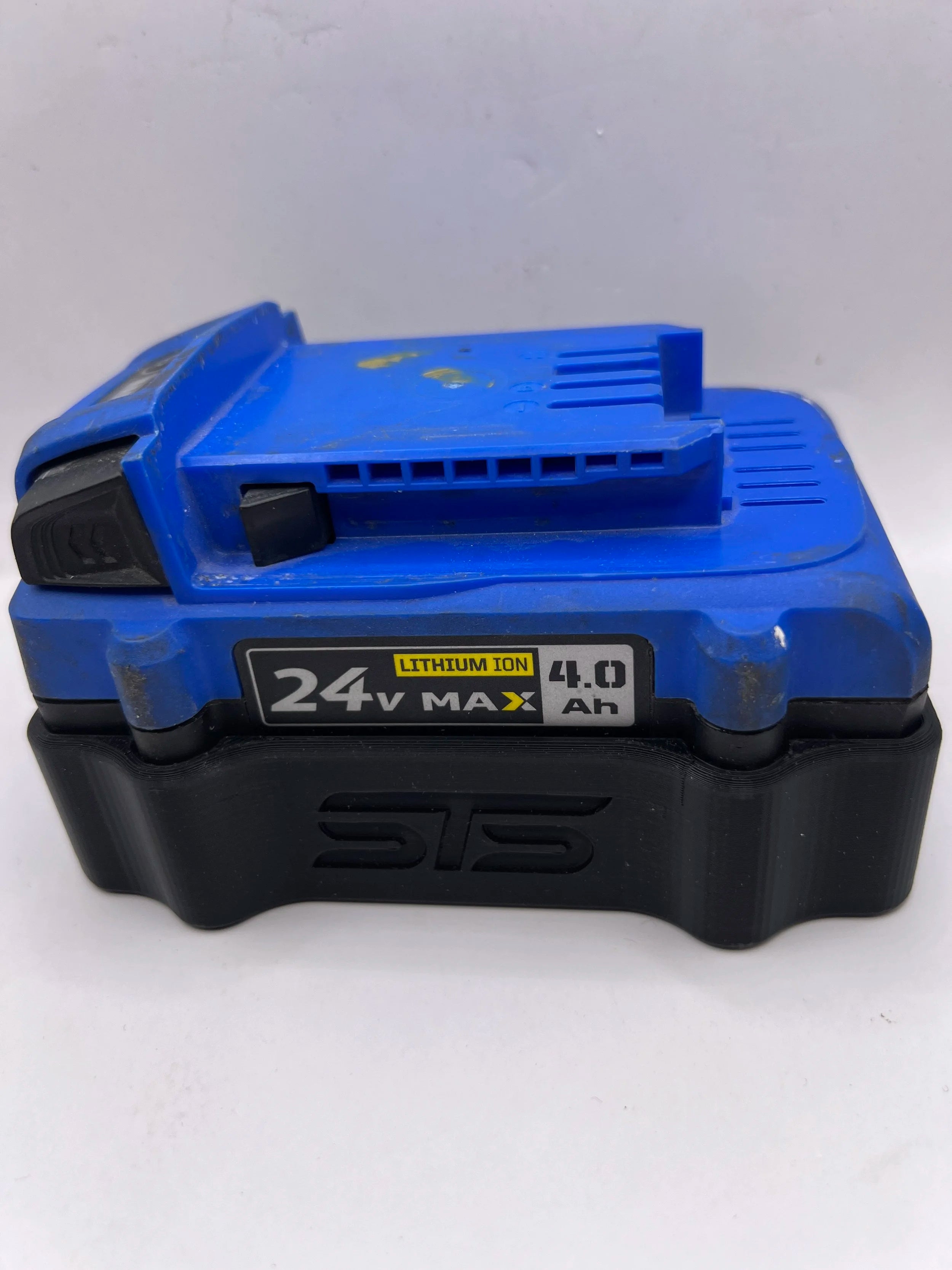 STS Auto Design Kobalt 24V 4.0Ah Magnetic Battery Cover - KB2040