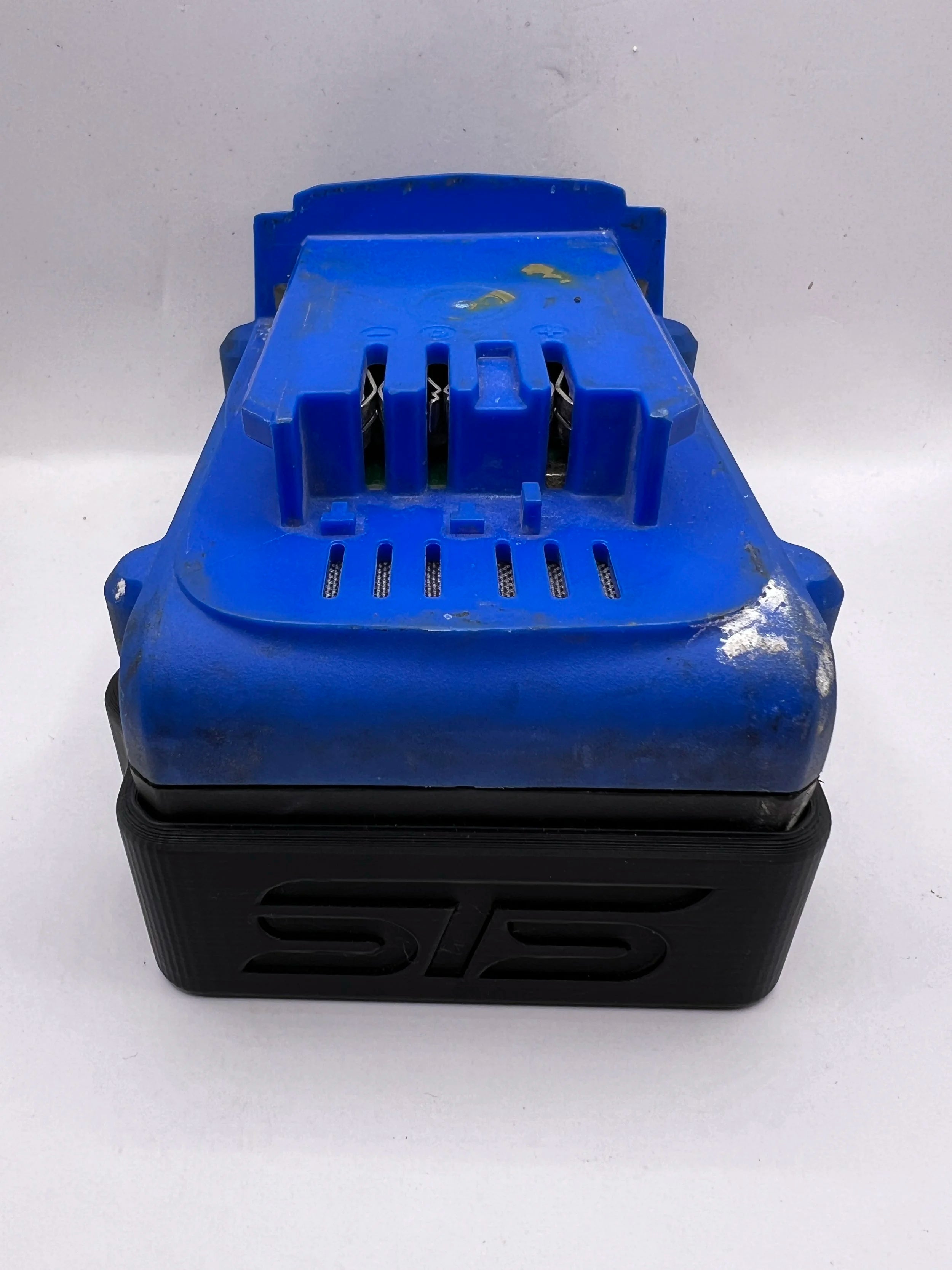 STS Auto Design Kobalt 24V 4.0Ah Magnetic Battery Cover - KB2040