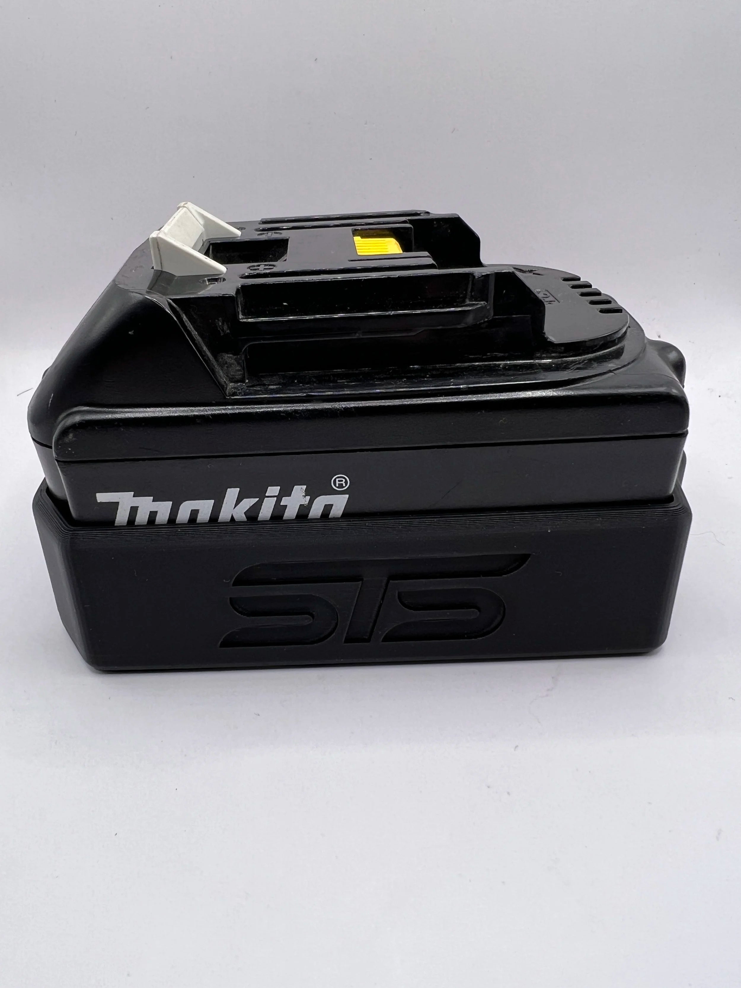 STS Auto Design Makita 18V 3Ah/5Ah Magnetic Battery Cover - MK18