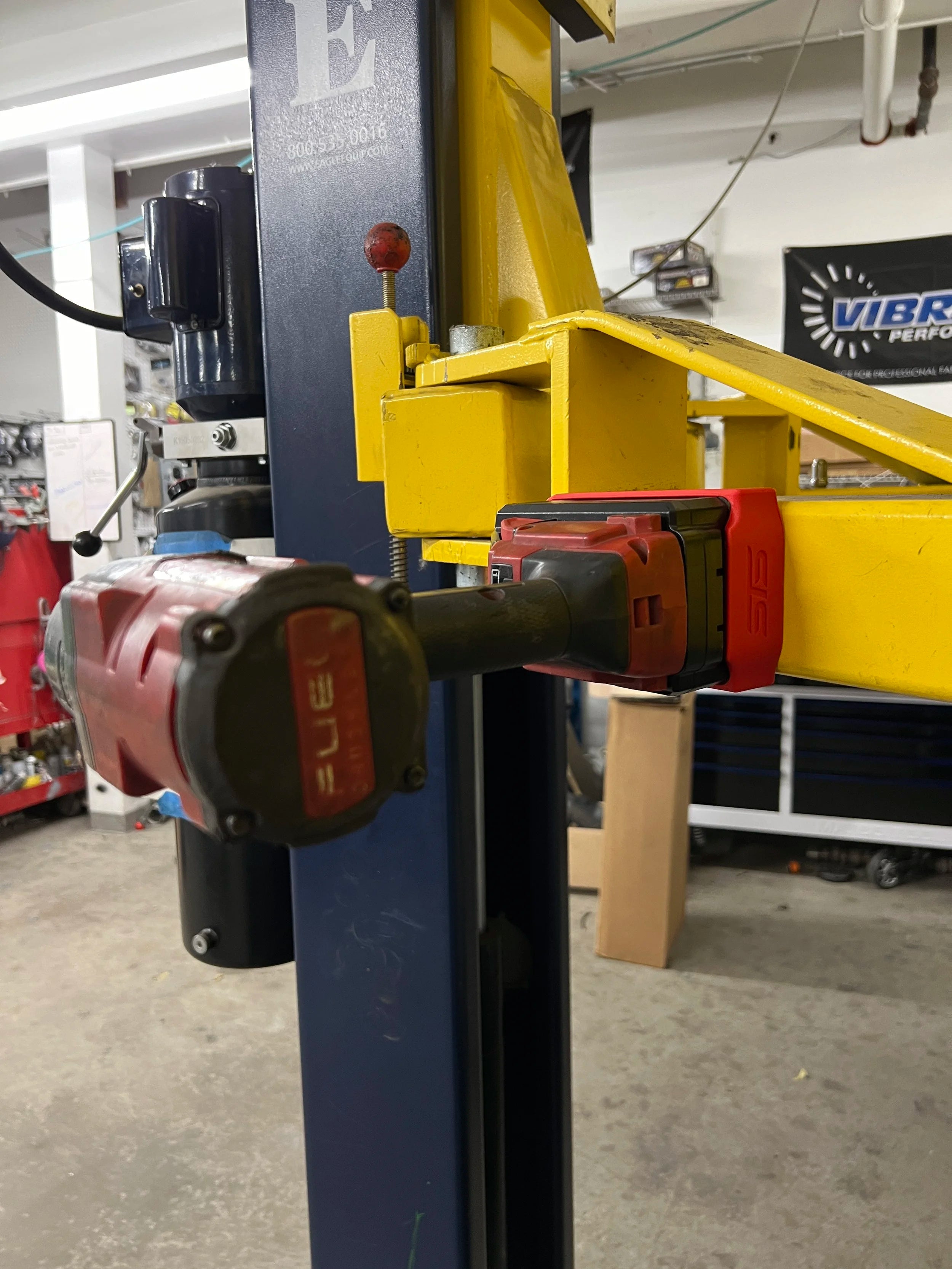 STS Auto Design Milwaukee M18 6/8Ah High Output Magnetic Battery Cover - MW1868HOBK