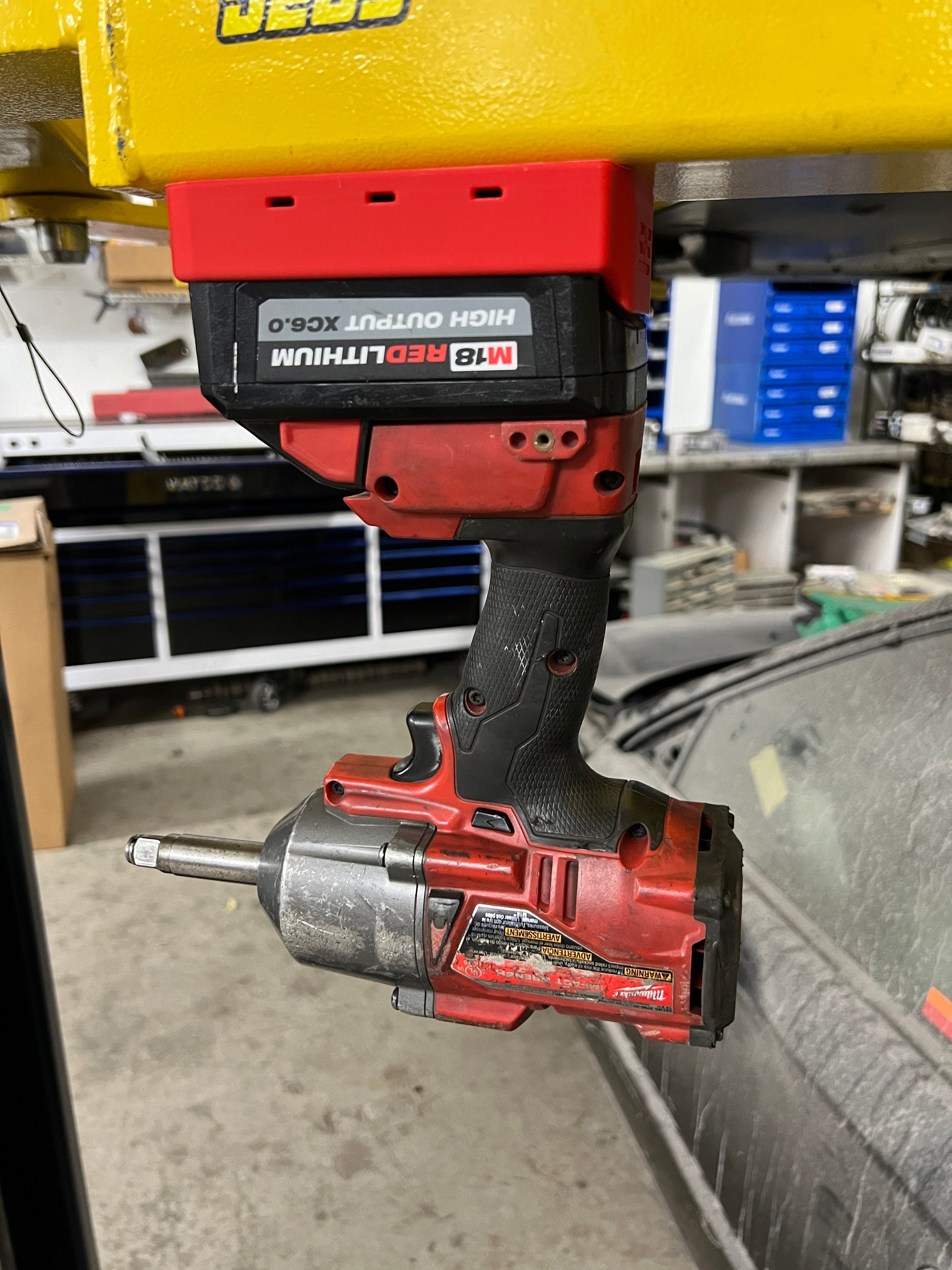 STS Auto Design Milwaukee M18 6/8Ah High Output Magnetic Battery Cover - MW1868HOBK